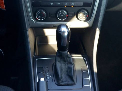 Used 2013 Volkswagen Passat 2.5 S image 42