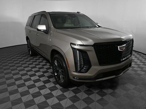 Used 2025 Cadillac Escalade Sport Platinum w/ LPO, Floor Liner Package AWD/4WD image 24