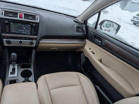 Used 2017 Subaru Outback 2.5i Limited image 11