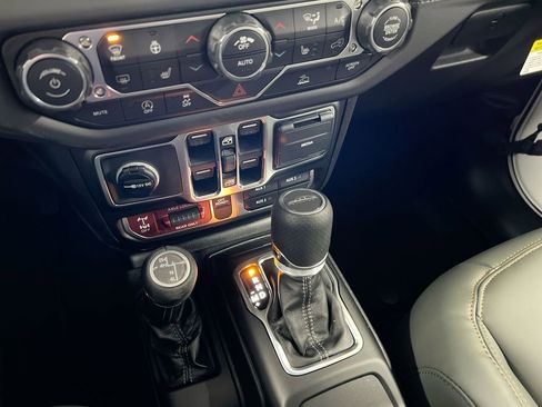 New 2026 Jeep Gladiator Mojave image 17