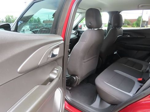 Used 2025 Chevrolet TrailBlazer LT AWD/4WD image 18