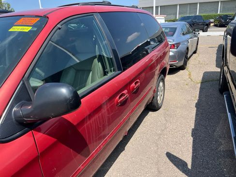 Used 2003 Chrysler Town & Country EX FWD image 6