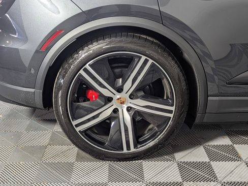 New 2025 Porsche Macan 4S Electric image 13