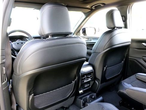 New 2025 Jeep Grand Cherokee L Laredo image 17