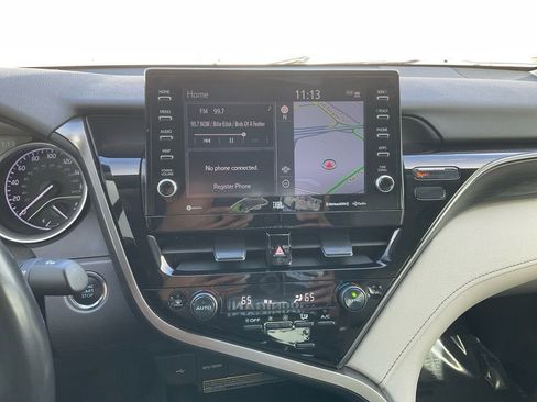 Used 2021 Toyota Camry XLE image 21