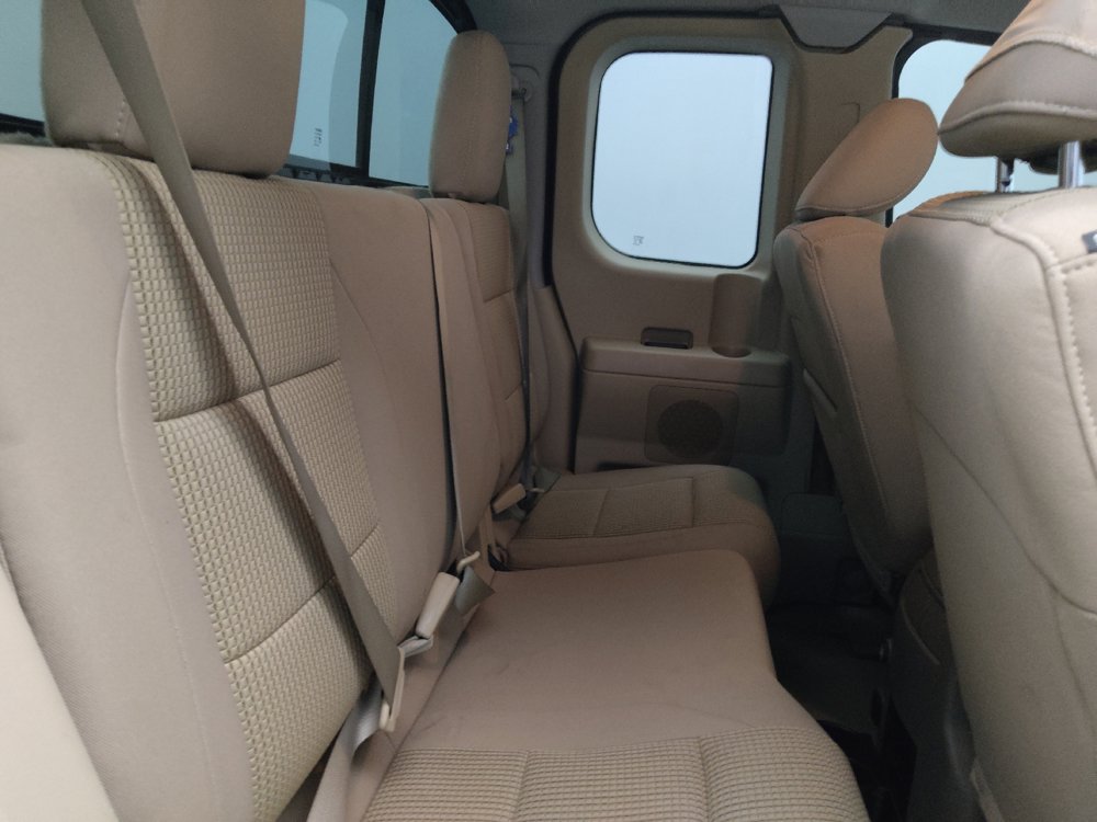 Used 2015 Nissan Titan SV w/ SV Value Truck Package AWD/4WD image 19