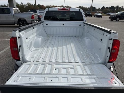Used 2021 Chevrolet Colorado LT w/ Fleet Safety Package image 31