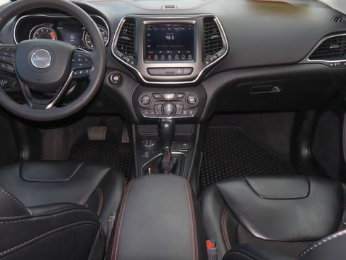 Used 2022 Jeep Cherokee Trailhawk w/ Technology Group B AWD/4WD image 11
