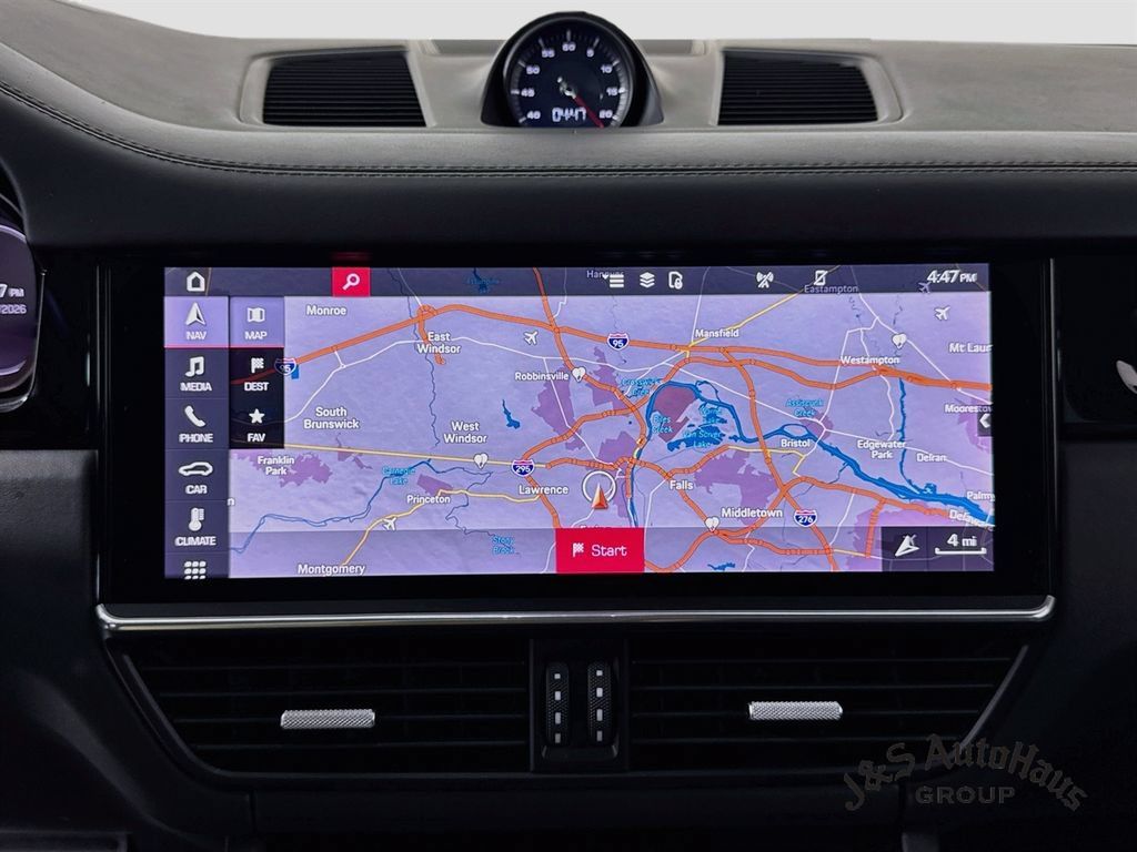 Used 2021 Porsche Cayenne GTS AWD/4WD image 19
