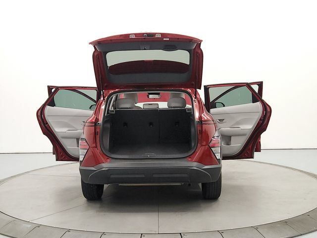 Used 2025 Hyundai Kona SEL FWD image 15