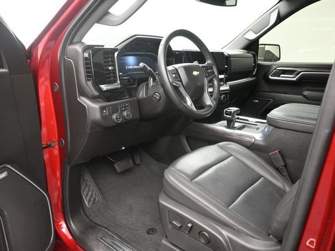 Used 2024 Chevrolet Silverado 1500 LTZ RWD image 11