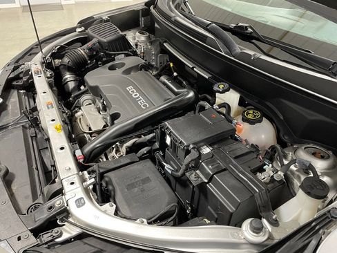 Used 2021 Chevrolet Equinox Premier image 40