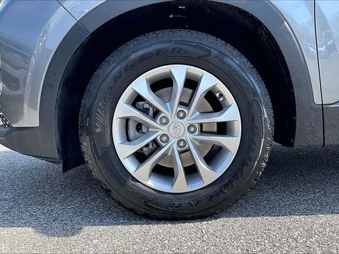 Used 2019 Hyundai Santa Fe SE image 8