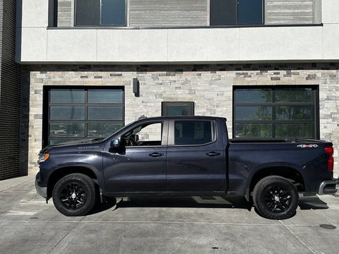 Used 2024 Chevrolet Silverado 1500 LT AWD/4WD image 5