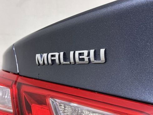 Used 2020 Chevrolet Malibu LS FWD image 32