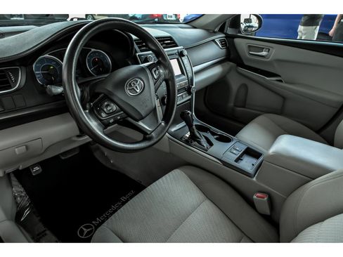 Used 2016 Toyota Camry LE image 10