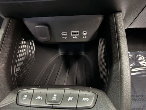 Used 2023 Chevrolet TrailBlazer RS w/ Convenience Package AWD/4WD image 17