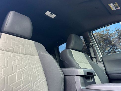 Used 2022 Toyota Tacoma TRD Off-Road image 16