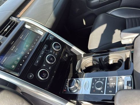 Used 2020 Land Rover Discovery HSE Luxury image 20