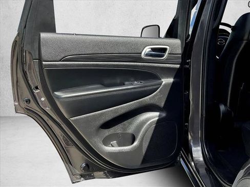 Certified 2020 Jeep Grand Cherokee Laredo w/ Laredo X Package RWD image 19