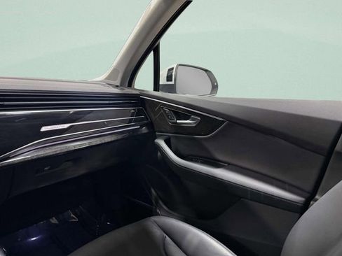 Used 2023 Audi Q7 3.0T Prestige image 11