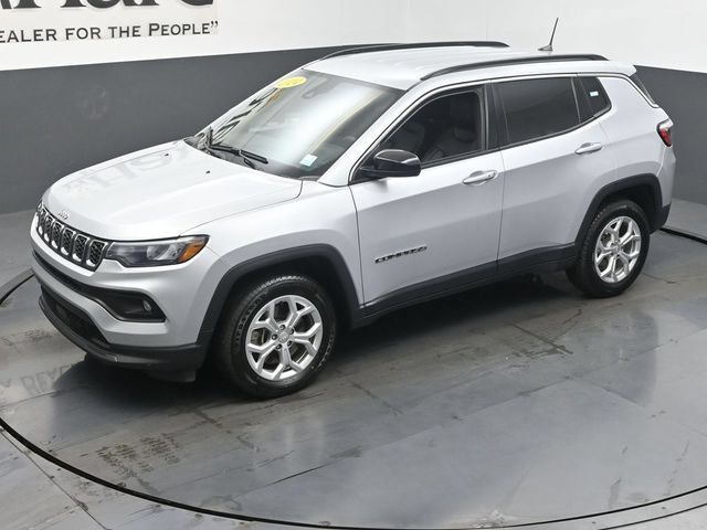 Used 2024 Jeep Compass Latitude AWD/4WD image 48