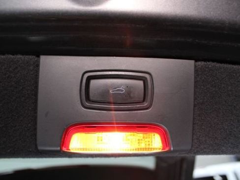 Used 2015 Porsche Cayenne S image 25