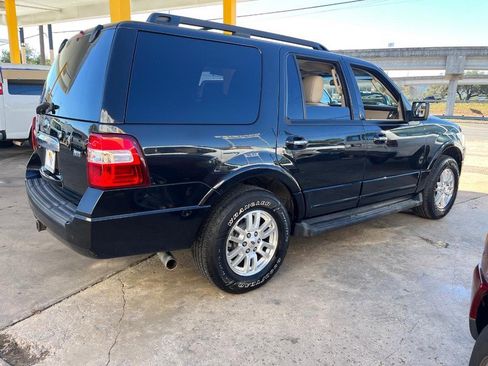 Used 2013 Ford Expedition XLT image 4