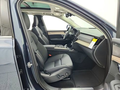 New 2026 Volvo XC90 T8 Plus image 14