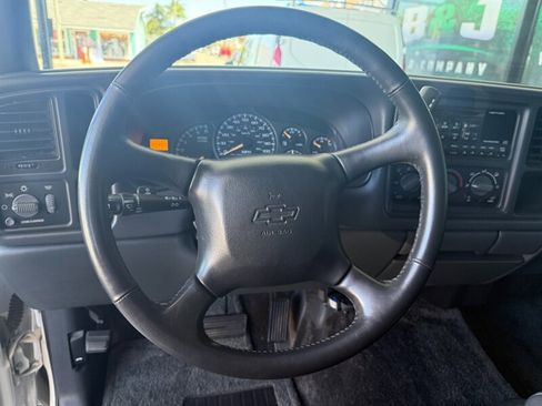 Used 2002 Chevrolet Avalanche 2WD image 20