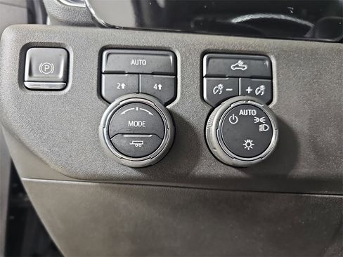 Certified 2022 Chevrolet Silverado 1500 LT image 32