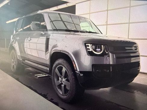 Used 2024 Land Rover Defender 110 X-Dynamic SE AWD/4WD image 1