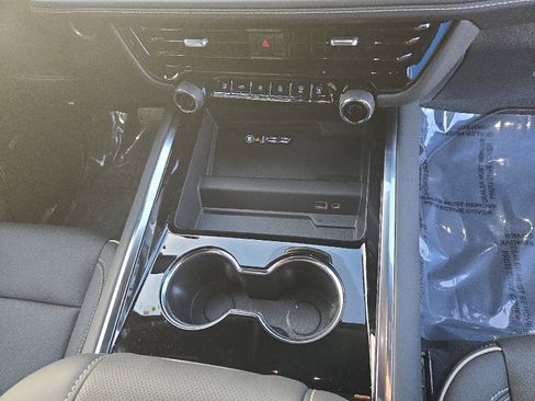 New 2026 Chevrolet Tahoe Premier AWD/4WD image 19