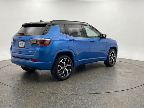 Used 2025 Jeep Compass Limited AWD/4WD image 9