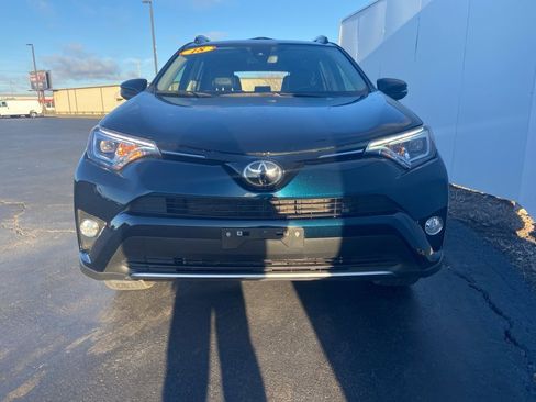 Used 2018 Toyota RAV4 Limited image 11