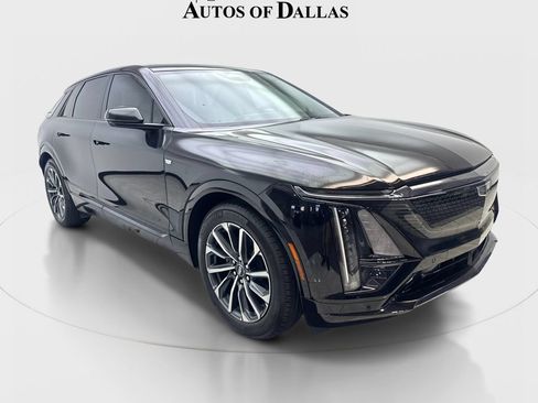 Used 2024 Cadillac Lyriq Sport w/ LPO, Floor Liner Package RWD image 4