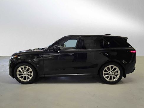 Used 2025 Land Rover Range Rover Sport SE AWD/4WD image 2