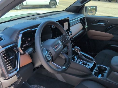 Used 2025 GMC Canyon AT4 image 12