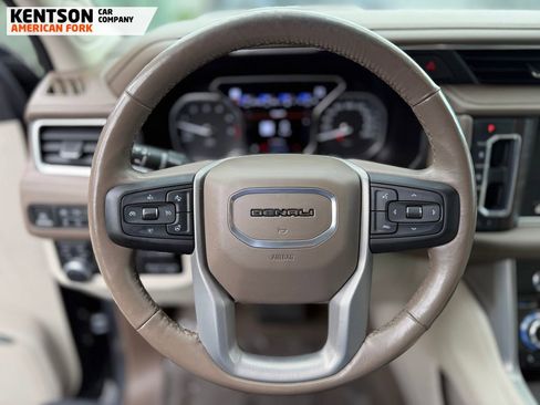 Used 2021 GMC Yukon Denali w/ Denali Premium Package AWD/4WD image 18