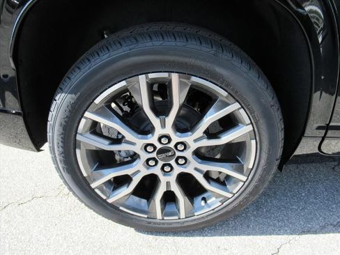 New 2026 GMC Acadia Denali Ultimate FWD image 32