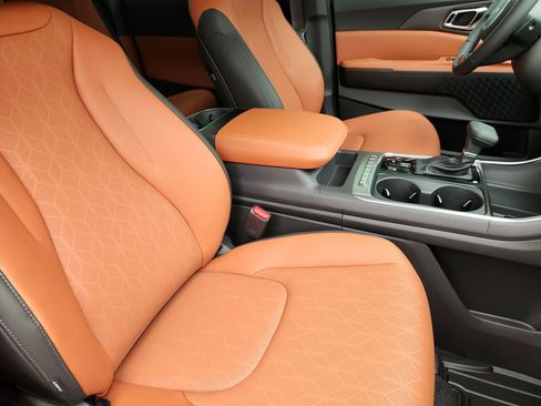 New 2026 Kia Carnival EX FWD image 11