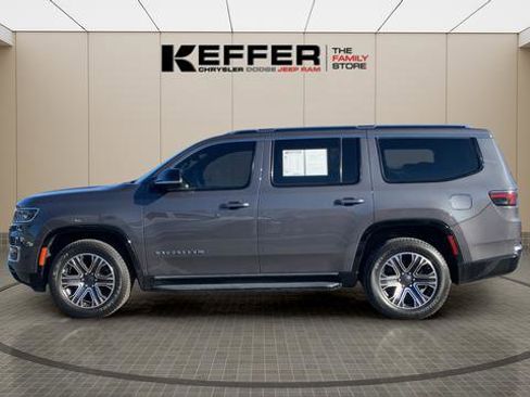 Used 2024 Jeep Wagoneer Series II w/ Flexible Seating Group image 3