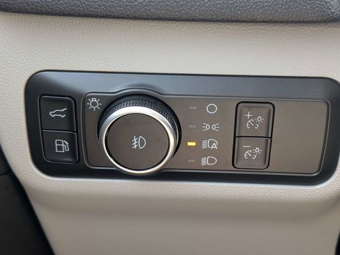 Certified 2026 Ford Escape SE w/ PHEV Premium Package FWD image 28