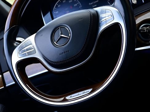 Used 2017 Mercedes-Benz S 550 Sedan image 22