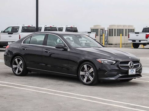 Used 2024 Mercedes-Benz C 300 Sedan image 3