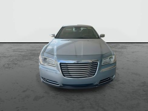 Used 2013 Chrysler 300 C RWD image 3