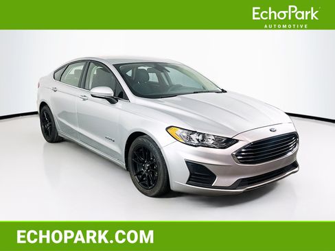 Used 2019 Ford Fusion SE FWD image 1