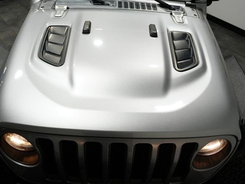 Used 2020 Jeep Wrangler Unlimited Rubicon AWD/4WD image 11