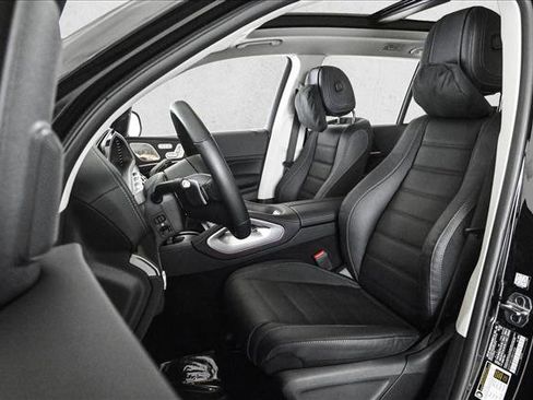 Certified 2025 Mercedes-Benz GLS 450 4MATIC image 18