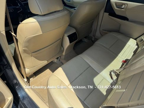 Used 2016 Toyota Camry XLE w/ Moonroof Package image 12